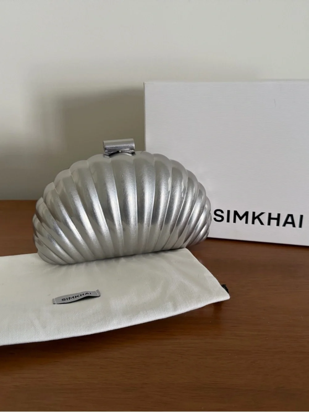 Silver Shell Clutch - Picture 2 of 7